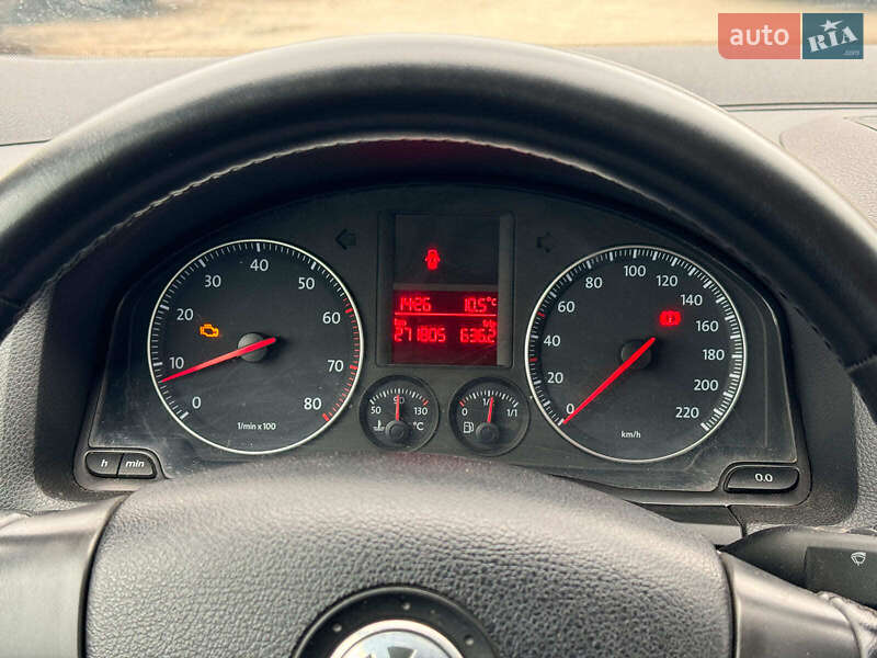 Хетчбек Volkswagen Golf 2005 в Вінниці