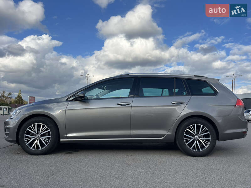 Універсал Volkswagen Golf 2016 в Полтаві