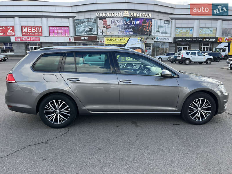 Універсал Volkswagen Golf 2016 в Полтаві