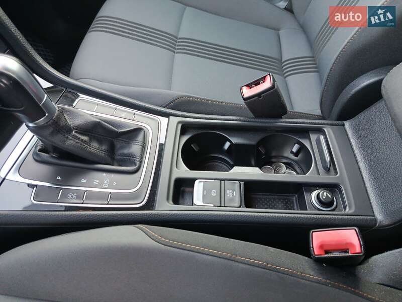 Універсал Volkswagen Golf 2016 в Києві