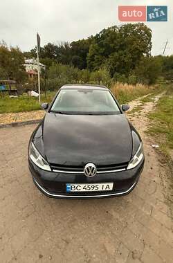 Хетчбек Volkswagen Golf 2016 в Львові