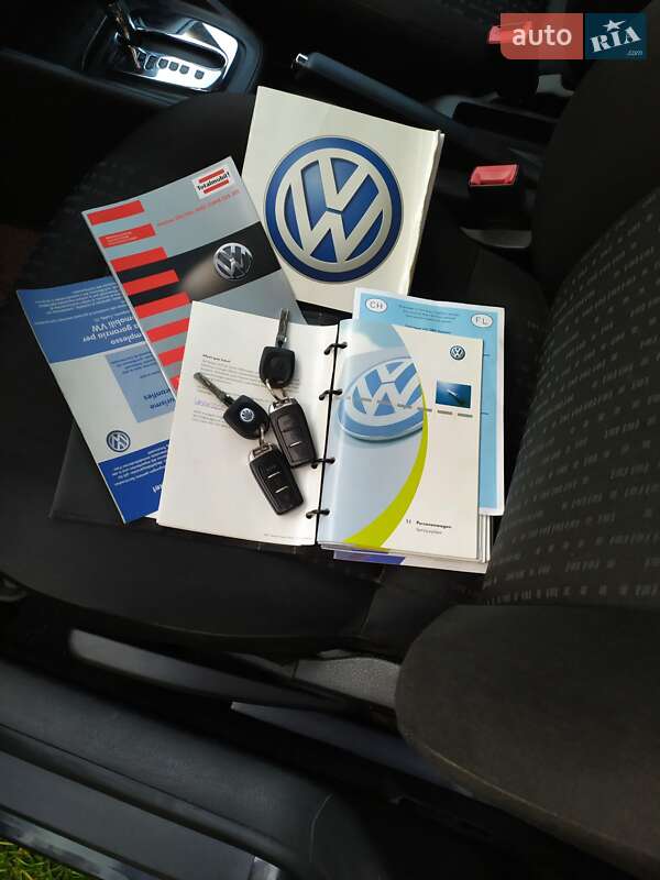 Хэтчбек Volkswagen Golf 2002 в Кременце