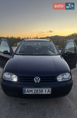 Універсал Volkswagen Golf 2000 в Житомирі