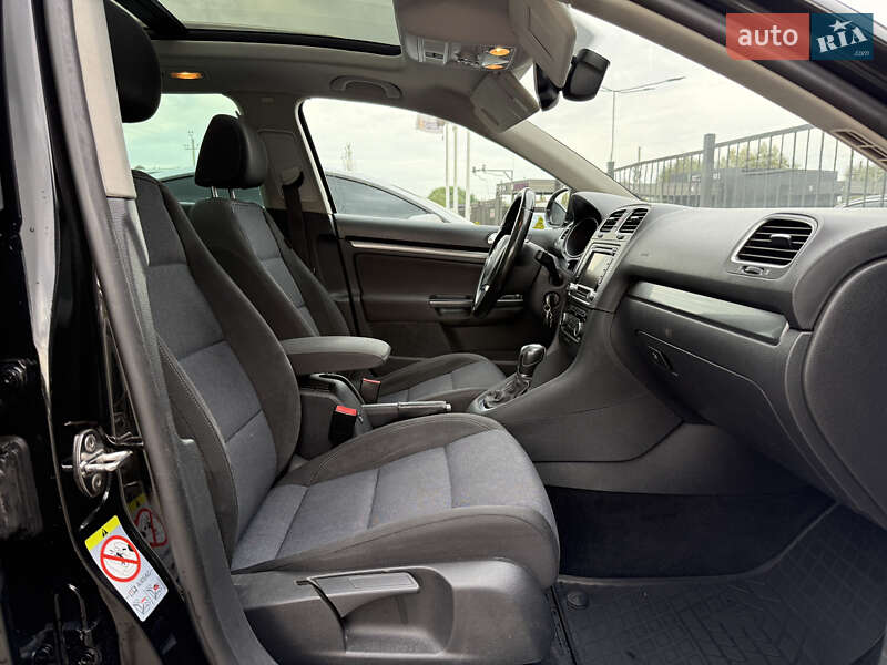 Універсал Volkswagen Golf 2011 в Львові