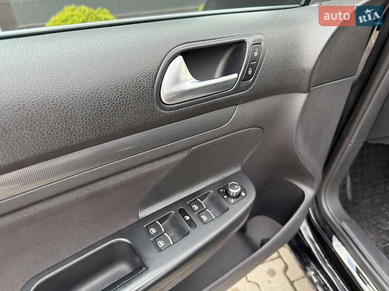 Універсал Volkswagen Golf 2011 в Львові