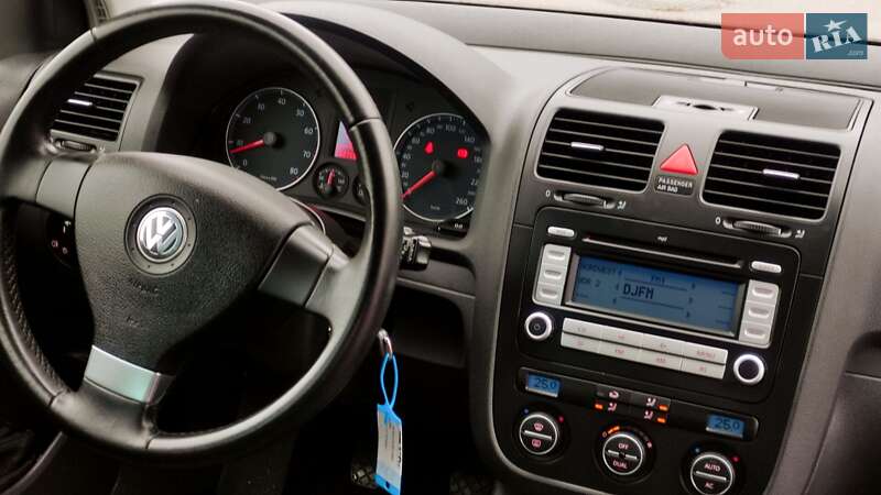 Хетчбек Volkswagen Golf 2008 в Полтаві