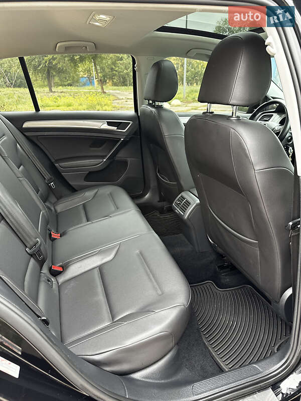 Хетчбек Volkswagen Golf 2014 в Черкасах