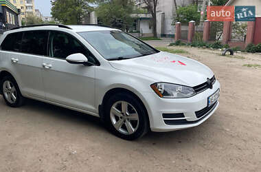 Універсал Volkswagen Golf 2015 в Дніпрі