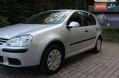 Хетчбек Volkswagen Golf 2004 в Бориславі