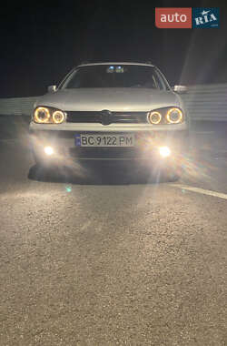 Універсал Volkswagen Golf 2001 в Львові
