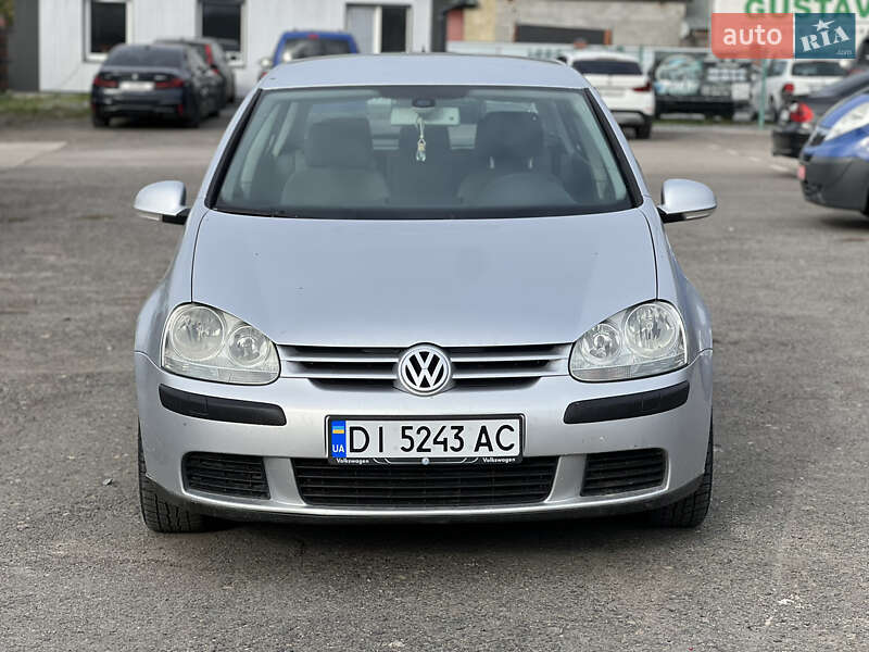 Хэтчбек Volkswagen Golf 2003 в Ровно