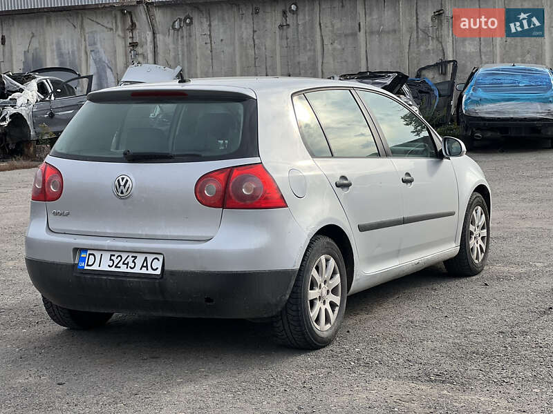 Хэтчбек Volkswagen Golf 2003 в Ровно