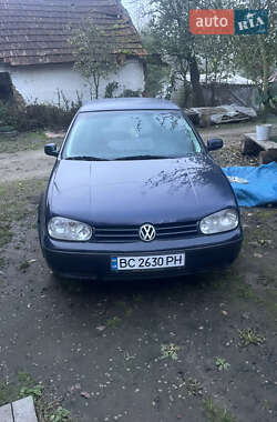 Хэтчбек Volkswagen Golf 1999 в Сиховом