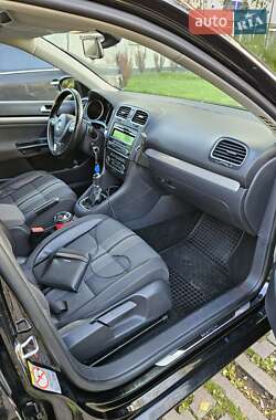 Универсал Volkswagen Golf 2013 в 