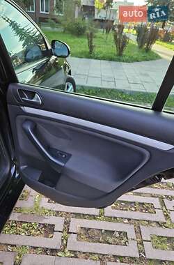 Универсал Volkswagen Golf 2013 в 