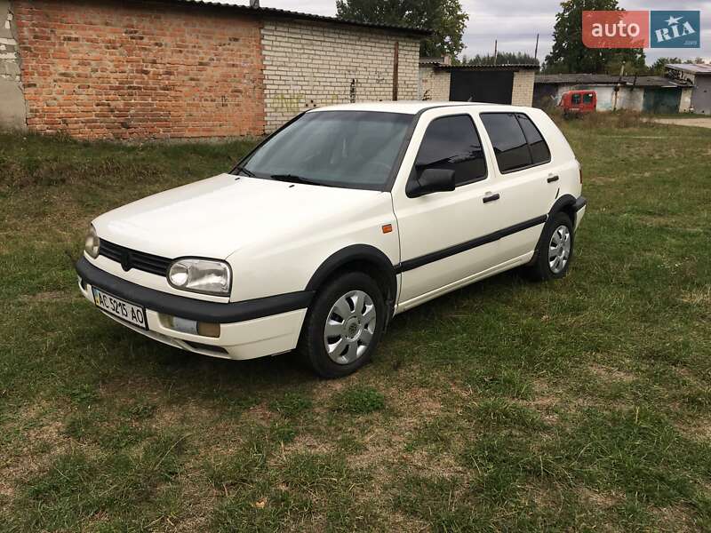 Хэтчбек Volkswagen Golf 1993 в Ковеле