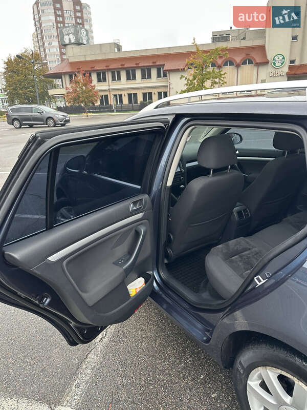 Универсал Volkswagen Golf 2010 в Броварах