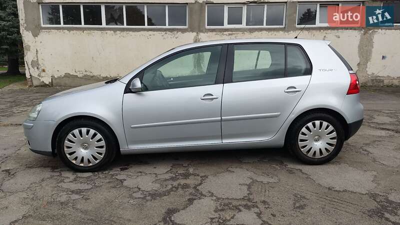 Хэтчбек Volkswagen Golf 2007 в Луцке