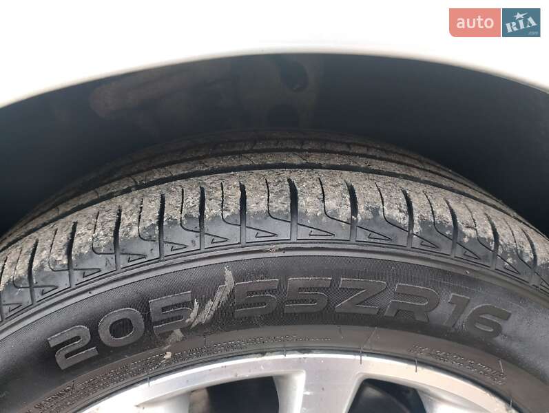 Універсал Volkswagen Golf 2009 в Тернополі