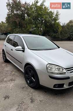 Хэтчбек Volkswagen Golf 2004 в Конотопе