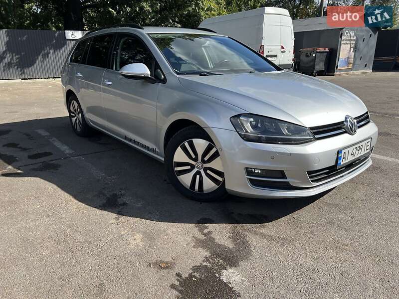 Универсал Volkswagen Golf 2013 в Киеве