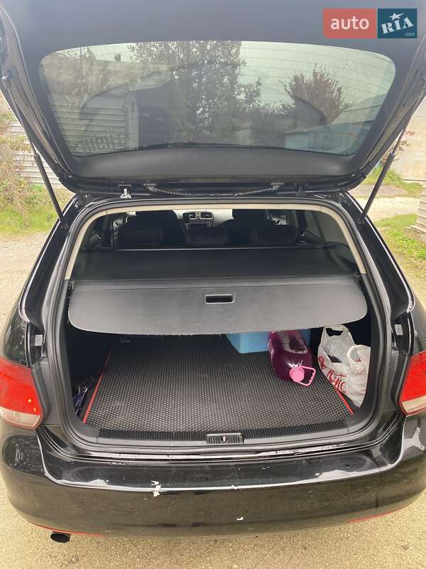 Універсал Volkswagen Golf 2012 в Тернополі