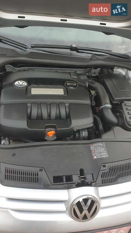 Хэтчбек Volkswagen Golf 2008 в Нежине