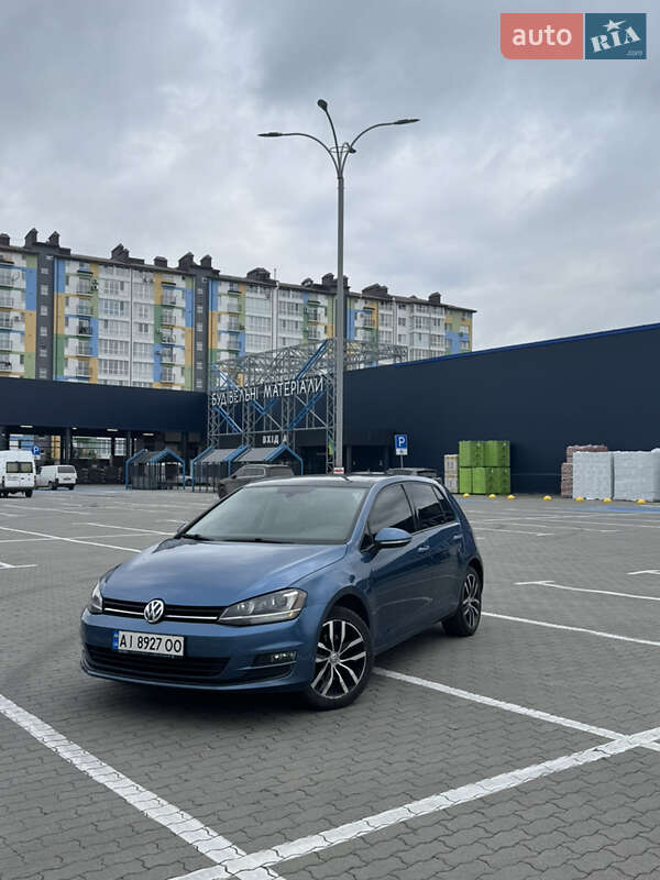 Хэтчбек Volkswagen Golf 2015 в Ивано-Франковске