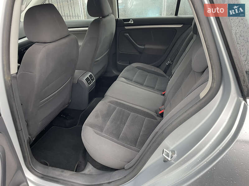 Универсал Volkswagen Golf 2009 в Виннице