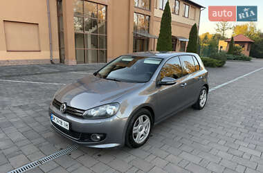 Хетчбек Volkswagen Golf 2010 в Береговому