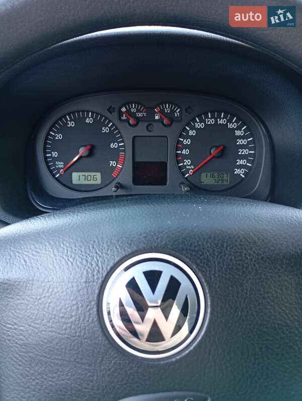 Хэтчбек Volkswagen Golf 2001 в Камне-Каширском