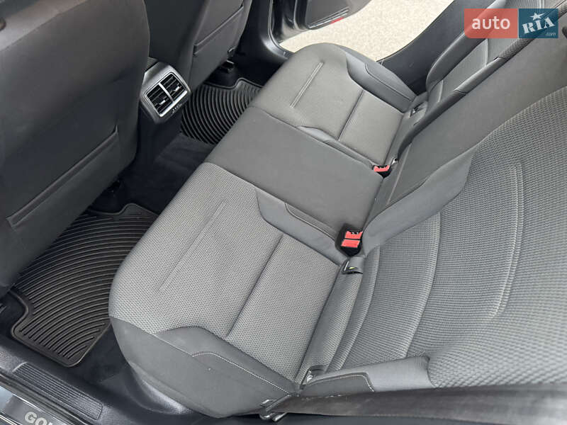 Хэтчбек Volkswagen Golf 2014 в Кролевце