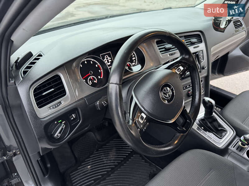 Хэтчбек Volkswagen Golf 2014 в Кролевце