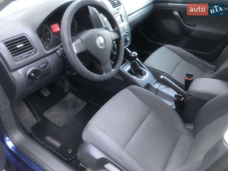 Універсал Volkswagen Golf 2009 в Черкасах