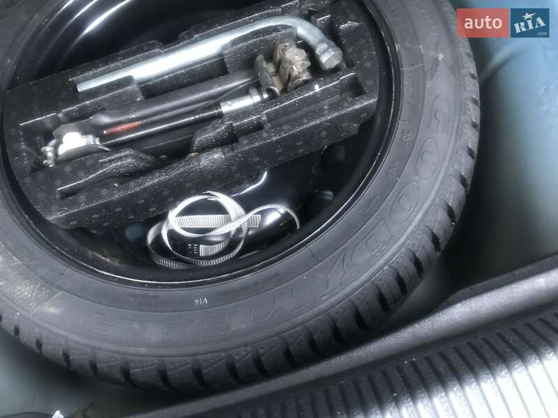 Універсал Volkswagen Golf 2009 в Черкасах