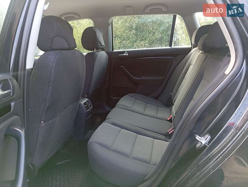 Универсал Volkswagen Golf 2010 в Стрые
