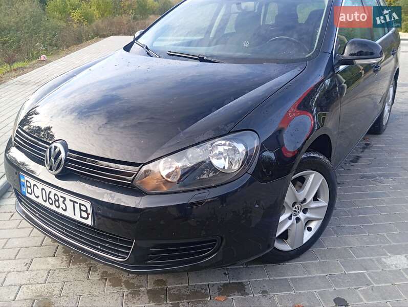 Универсал Volkswagen Golf 2010 в Стрые