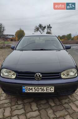 Хэтчбек Volkswagen Golf 2002 в Ахтырке