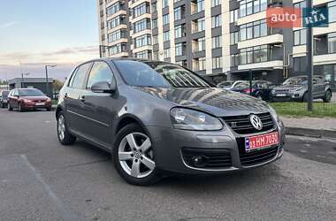 Хетчбек Volkswagen Golf 2008 в Луцьку