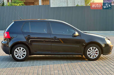 Хетчбек Volkswagen Golf 2006 в Києві