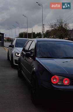 Хэтчбек Volkswagen Golf 2002 в Виннице