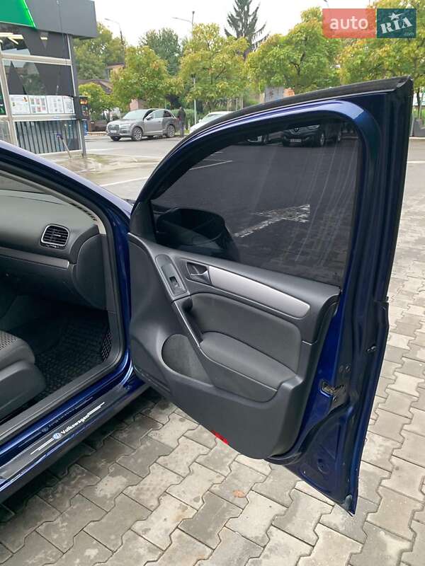 Хетчбек Volkswagen Golf 2010 в Чернівцях