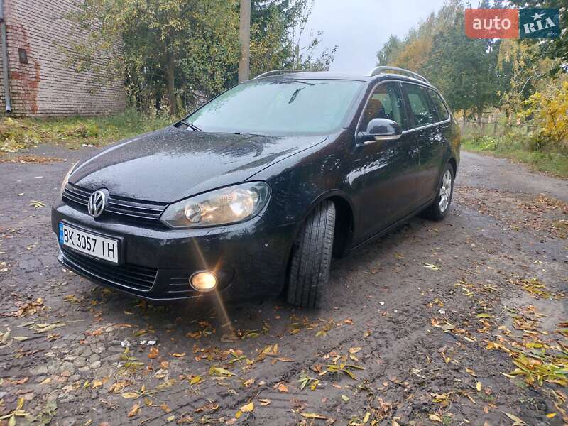 Универсал Volkswagen Golf 2009 в Ровно