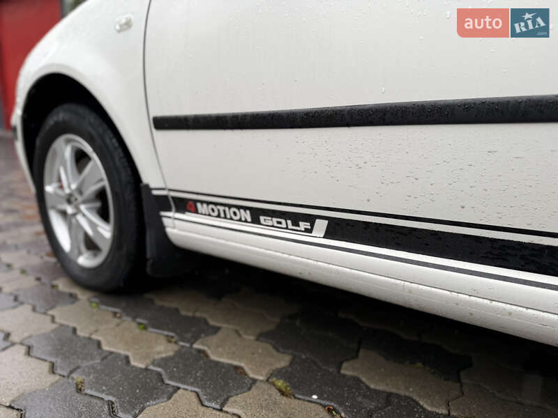 Універсал Volkswagen Golf 2001 в Чернівцях