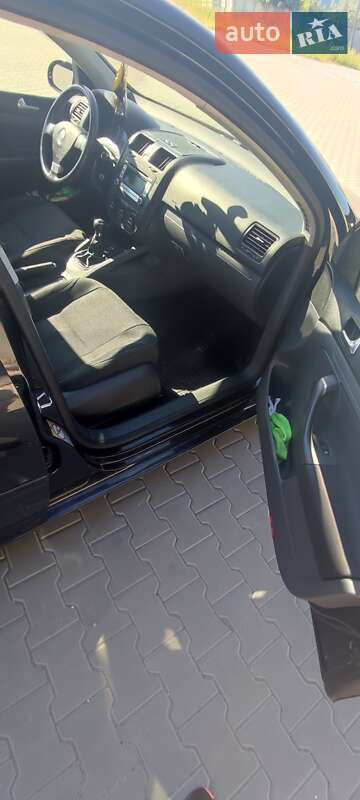 Хетчбек Volkswagen Golf 2008 в Житомирі