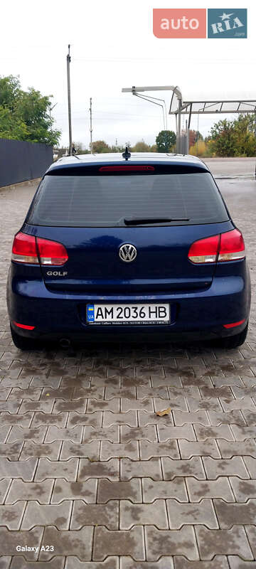 Хэтчбек Volkswagen Golf 2010 в Житомире