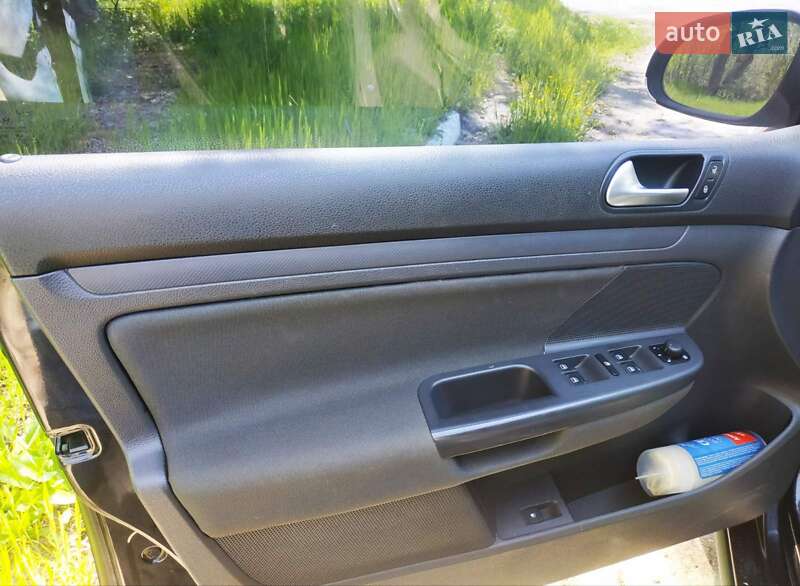 Хетчбек Volkswagen Golf 2007 в Запоріжжі