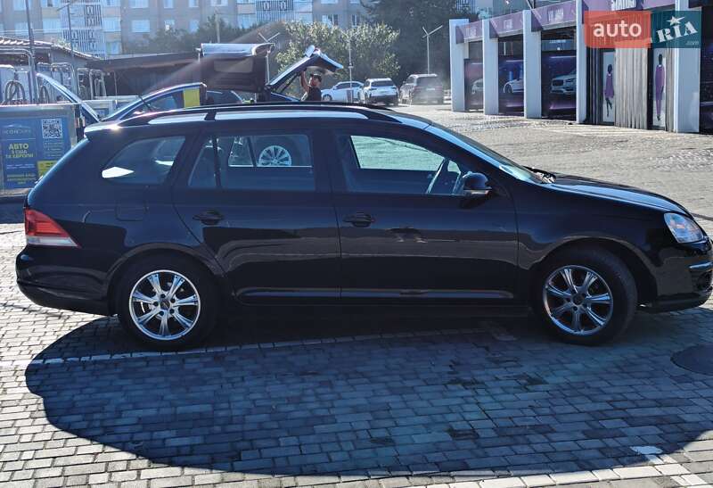 Универсал Volkswagen Golf 2007 в Ровно