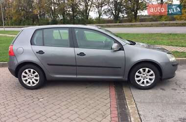 Хетчбек Volkswagen Golf 2004 в Немирові