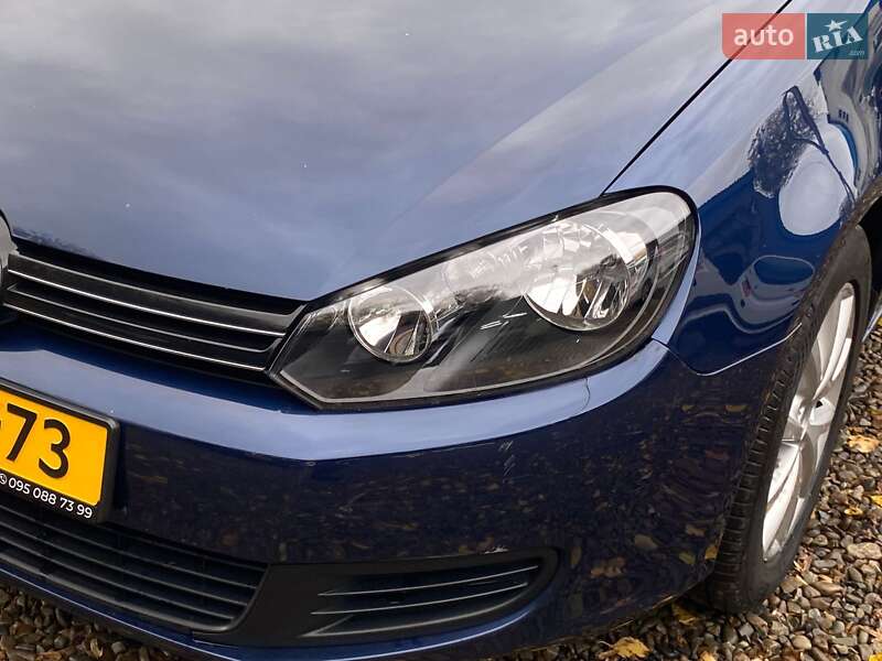 Універсал Volkswagen Golf 2012 в Івано-Франківську